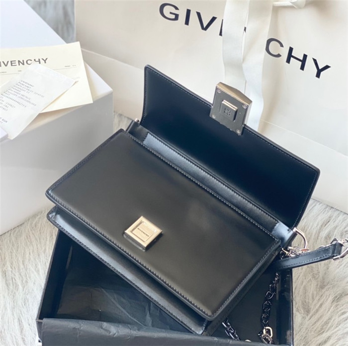 GIVENCHY  지방시 미니 체인 플랩백 G95401