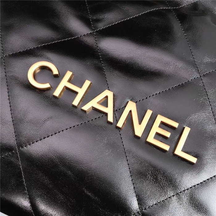  CHANEL 샤넬 쇼핑백 미듐 AS30550