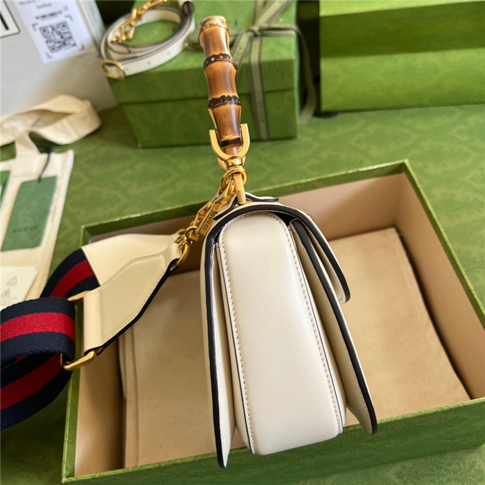 GUCCI 구찌 점보 GG 뱀부 스몰 핸드백 675797