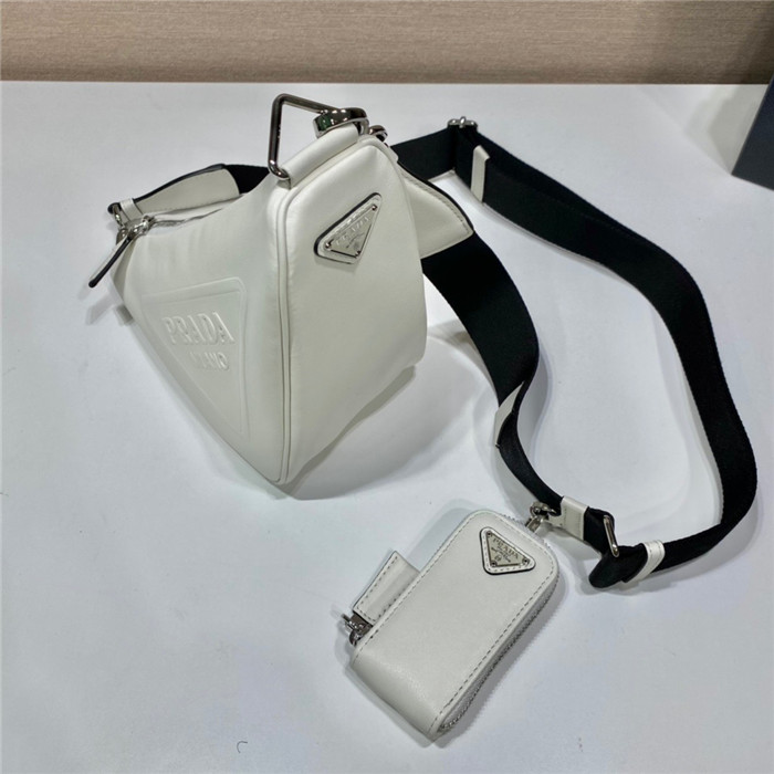 [트와이스 사나] PRADA 프라다 가죽 트라이앵글 숄더백 1BH190