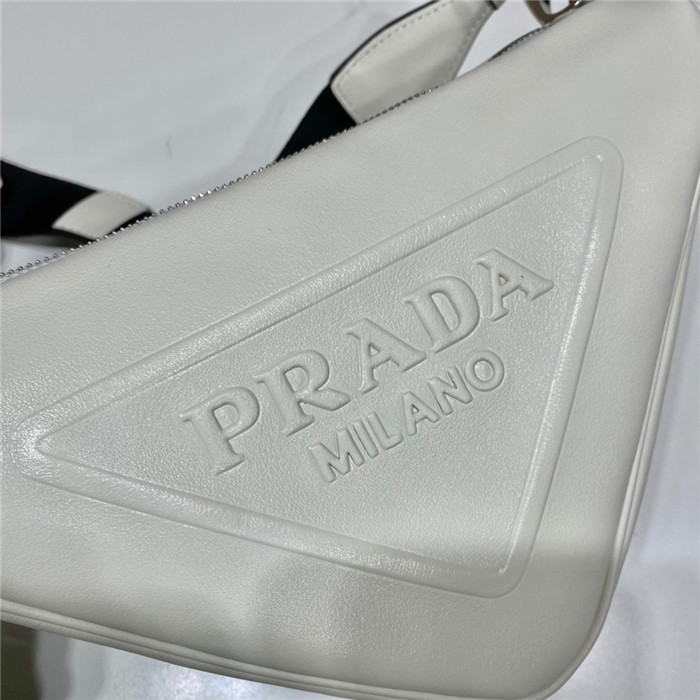 [트와이스 사나] PRADA 프라다 가죽 트라이앵글 숄더백 1BH190