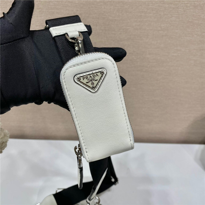 [트와이스 사나] PRADA 프라다 가죽 트라이앵글 숄더백 1BH190