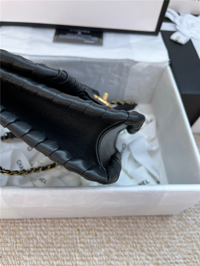 CHANEL 샤넬 플랩백 22CM AS6705