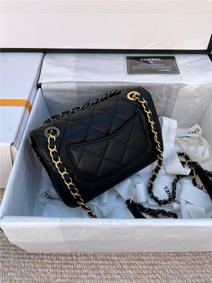 CHANEL 샤넬 램스킨 이미테이션펄 스트라스 스몰 플랩백 AS2978