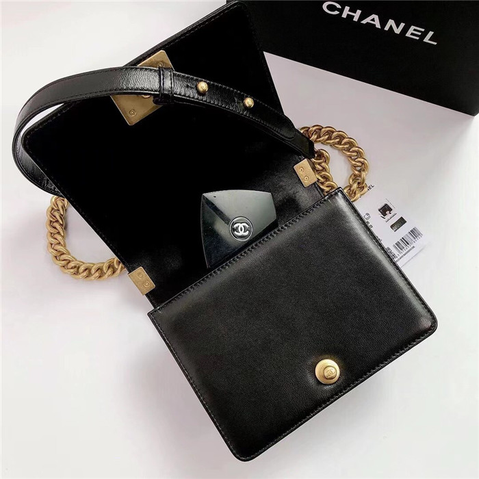 CHANEL 샤넬 크루즈 보이 미니백 AS3018