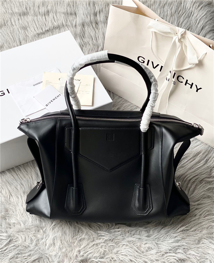GIVENCHY 지방시 안티고나 록 소프트백 G20887