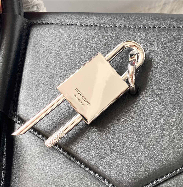GIVENCHY 지방시 안티고나 록 소프트백 G20887