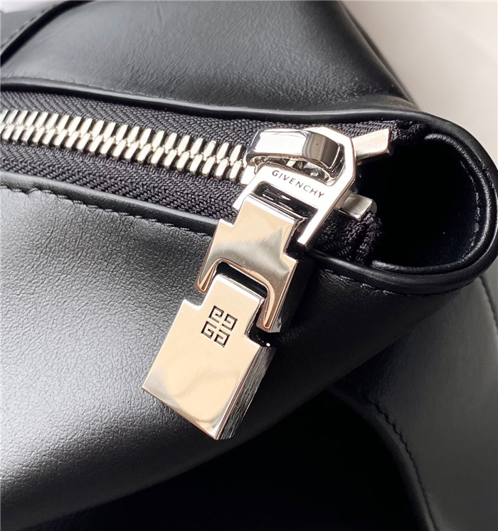 GIVENCHY 지방시 안티고나 록 소프트백 G20887