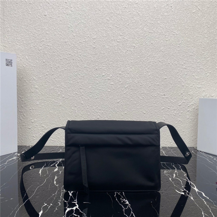 PRADA  프라다 스몰 패딩 리나일론 숄더백 1BD313