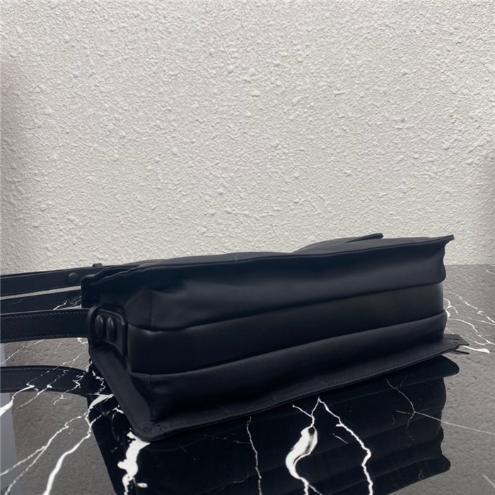 PRADA  프라다 스몰 패딩 리나일론 숄더백 1BD313