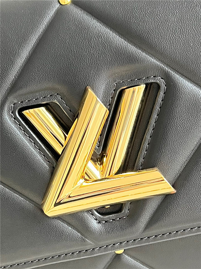 LOUIS VUITTON 루이비통 퀼팅 스터드 트위스트 PM M59029