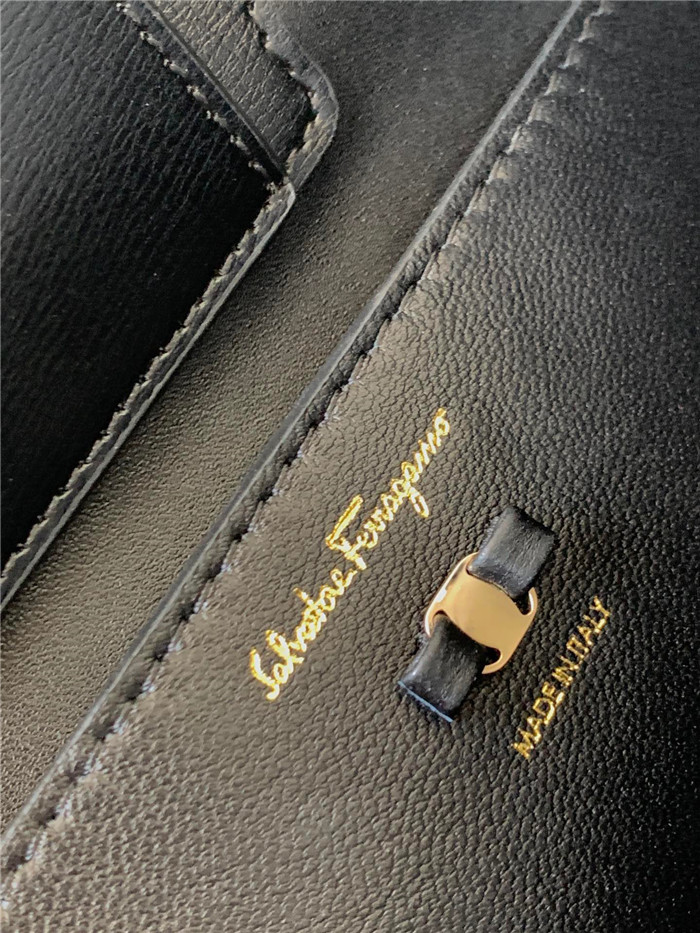 FERRAGAMO 페레가모 토트&숄더백 F99088