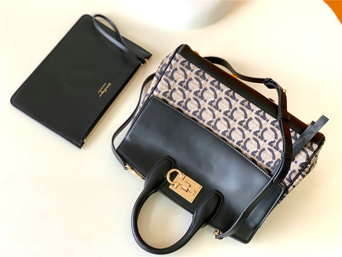 FERRAGAMO 페레가모 토트&숄더백 F21308