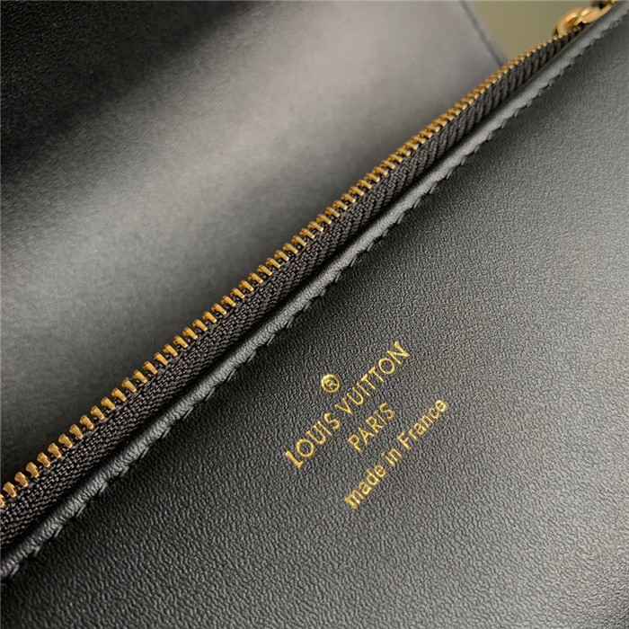  LOUIS VUITTON  루이비통 스윙백 M20393