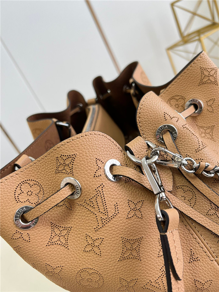  LOUIS VUITTON  루이비통 벨라 토트 M59200