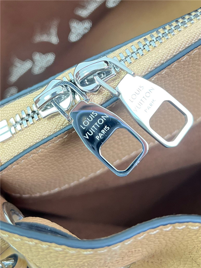  LOUIS VUITTON  루이비통 벨라 토트 M59200