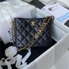 Chanel 샤넬 스몰 로고 램스킨 호보백 AS3223