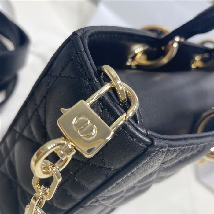  Dior 디올 레이디 D-JOY M0540