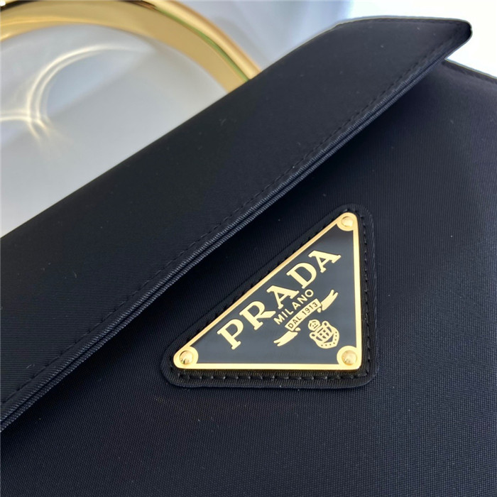 PRADA   프라다 빈티지 포코노 메탈 탑핸들 토트백 1BH608