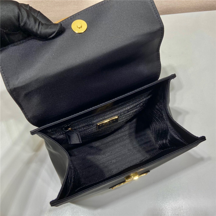 PRADA   프라다 빈티지 포코노 메탈 탑핸들 토트백 1BH608