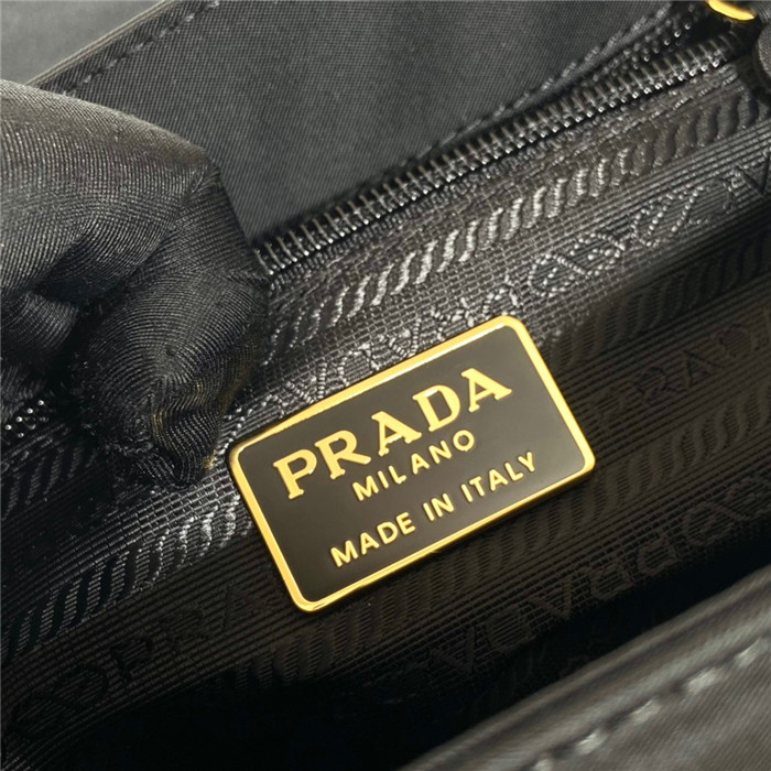 PRADA   프라다 빈티지 포코노 메탈 탑핸들 토트백 1BH608