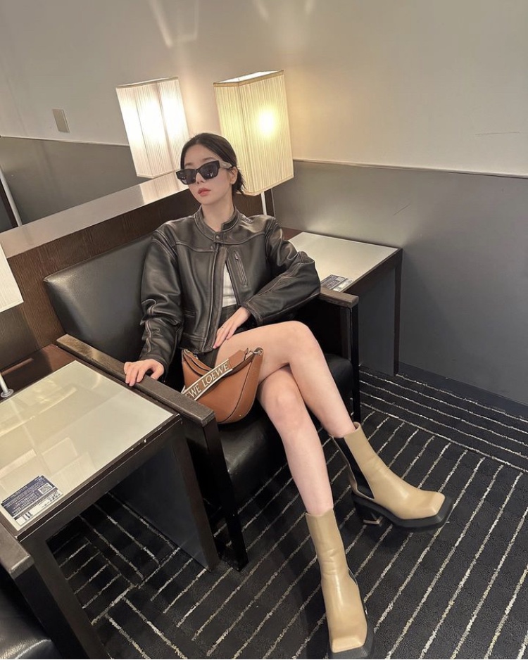 [아이즈원 권은비] LOEWE  로에베 루나 호보백 L36080