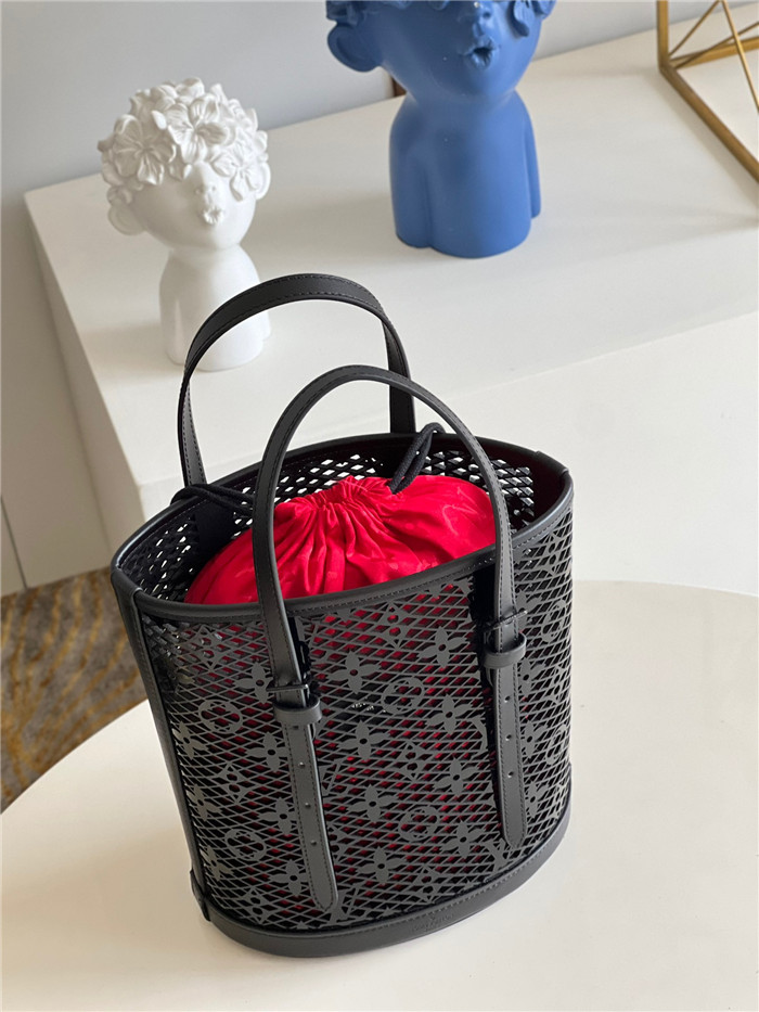 Louis Vuitton 루이비통 페이턴트 카프스킨 버킷 M20352