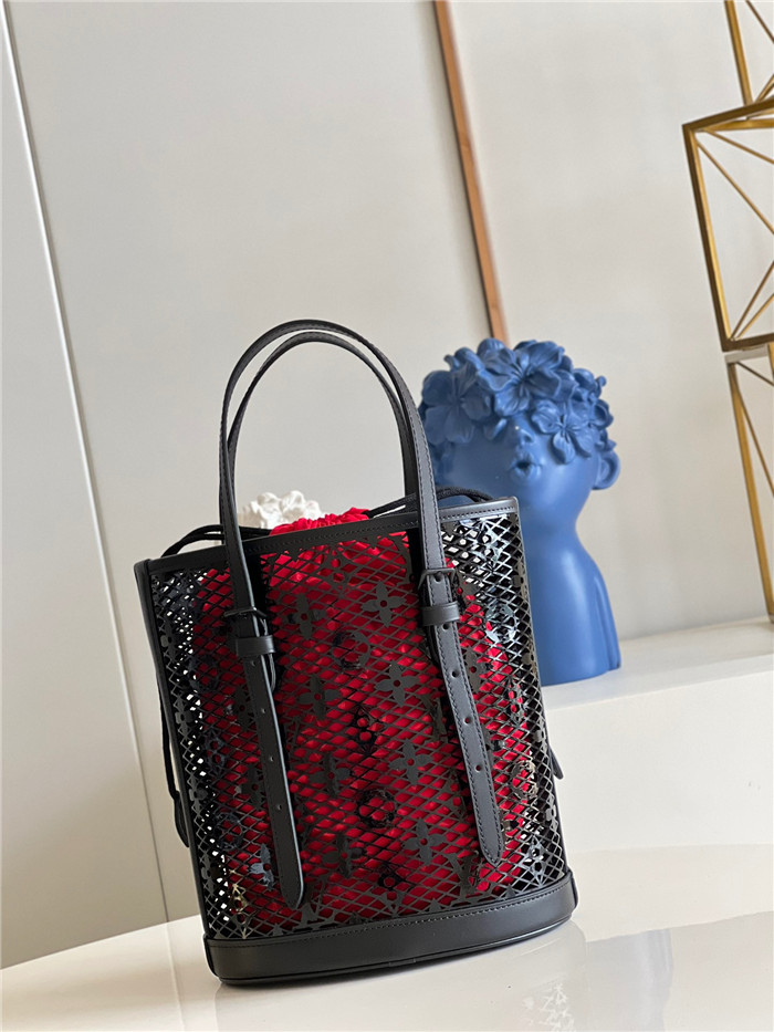 Louis Vuitton 루이비통 페이턴트 카프스킨 버킷 M20352