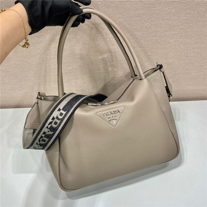 PRADA  프라다 삼각로고 토트백 1BC170