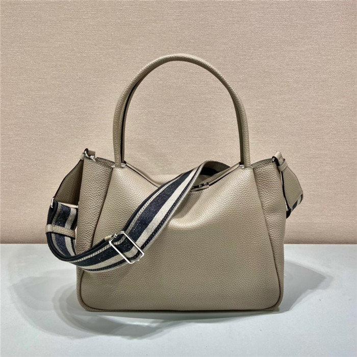 PRADA  프라다 삼각로고 토트백 1BC170