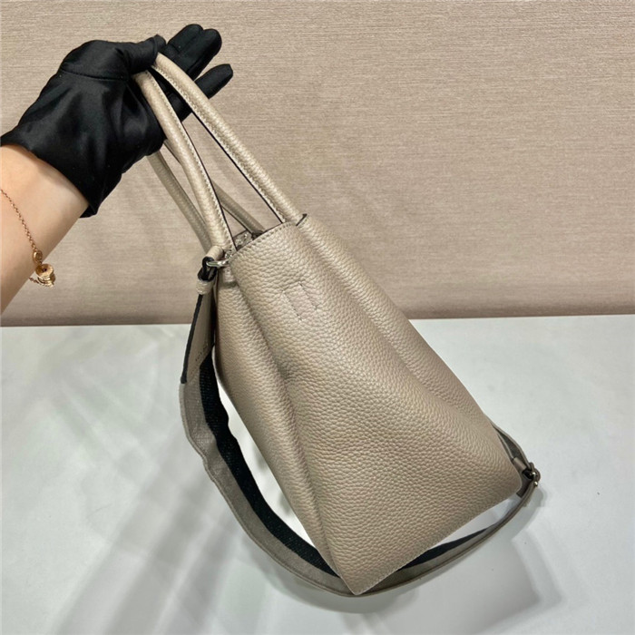 PRADA  프라다 삼각로고 토트백 1BC170