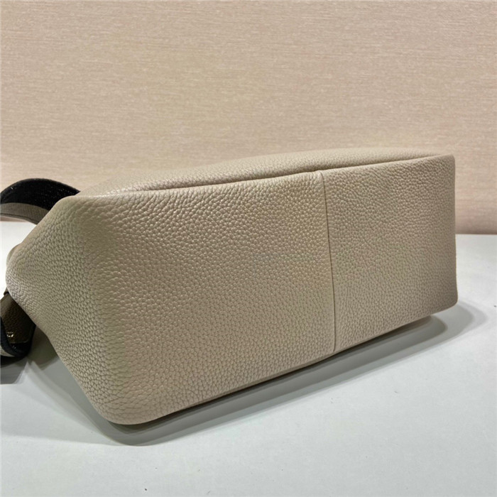 PRADA  프라다 삼각로고 토트백 1BC170