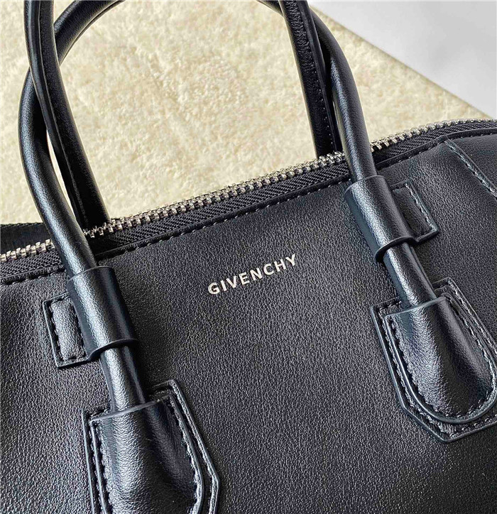 GIVENCHY 지방시 안티고나 스포츠백 G69088