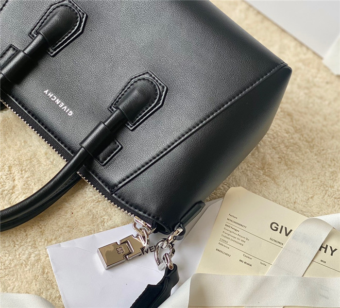 GIVENCHY 지방시 안티고나 스포츠백 G69088