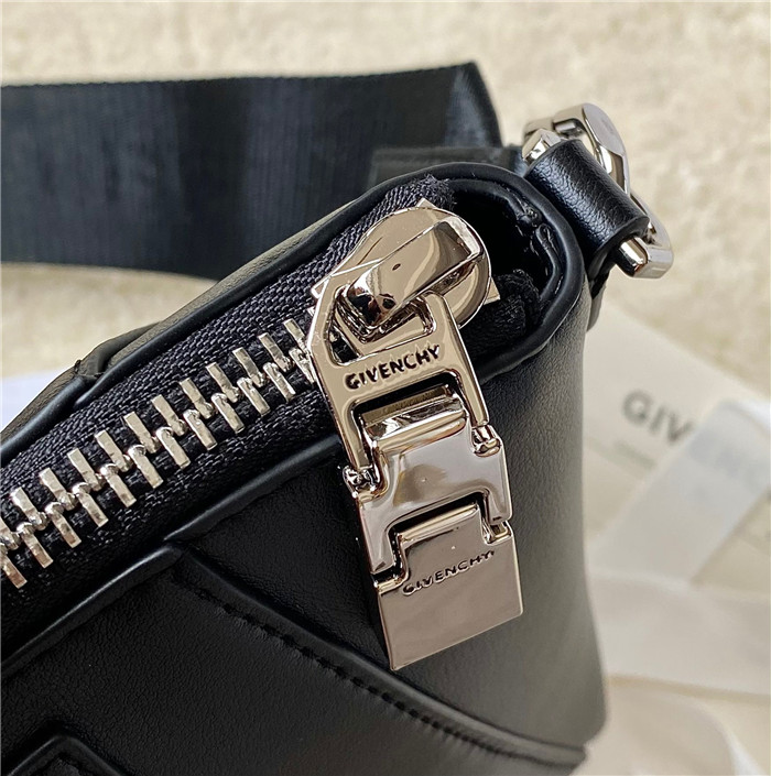 GIVENCHY 지방시 안티고나 스포츠백 G69088