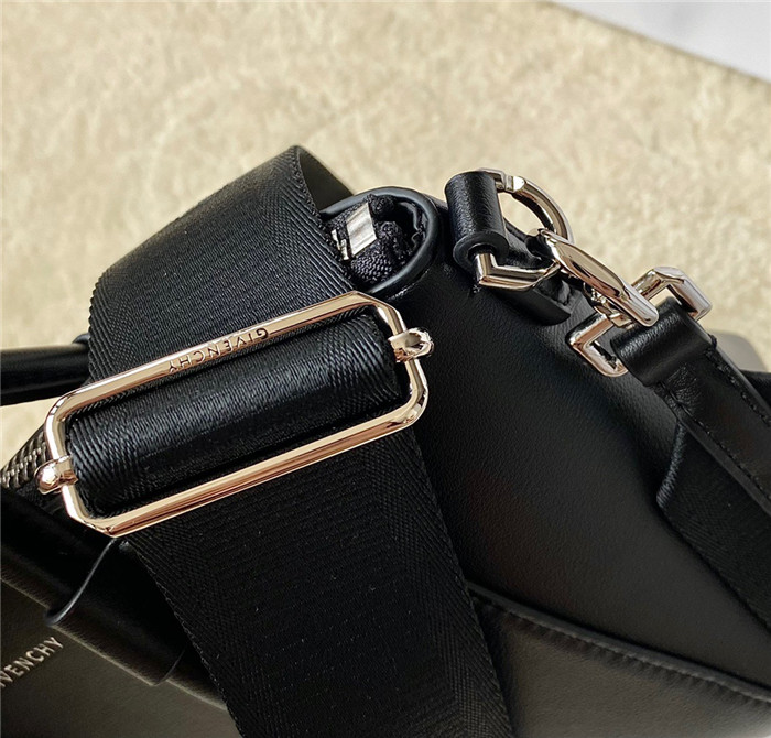 GIVENCHY 지방시 안티고나 스포츠백 G69088