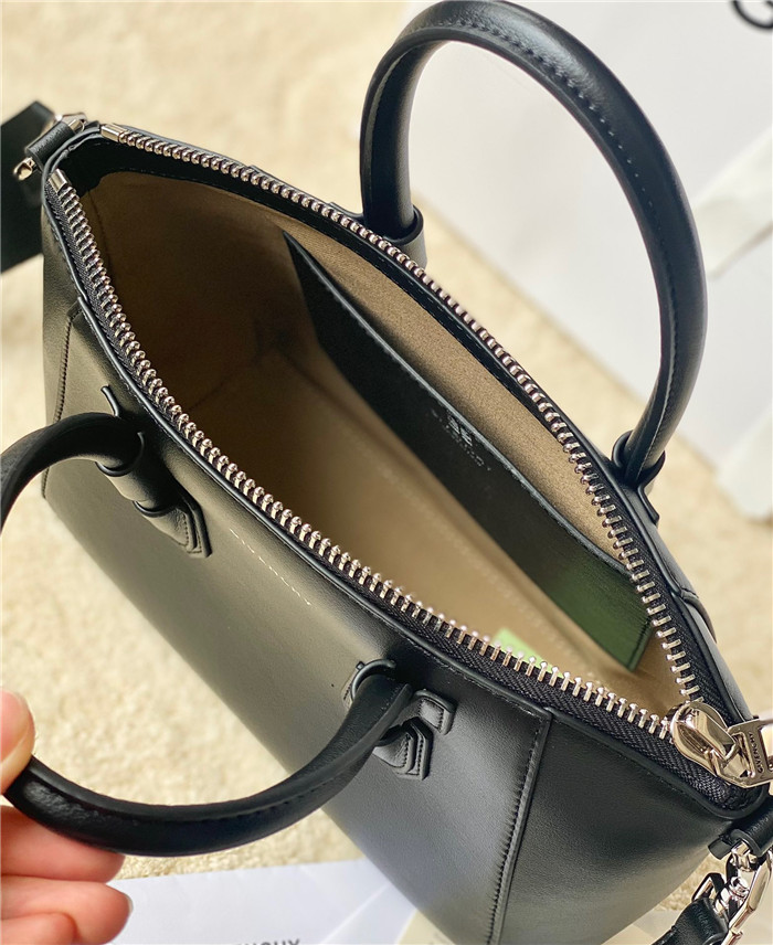 GIVENCHY 지방시 안티고나 스포츠백 G69088