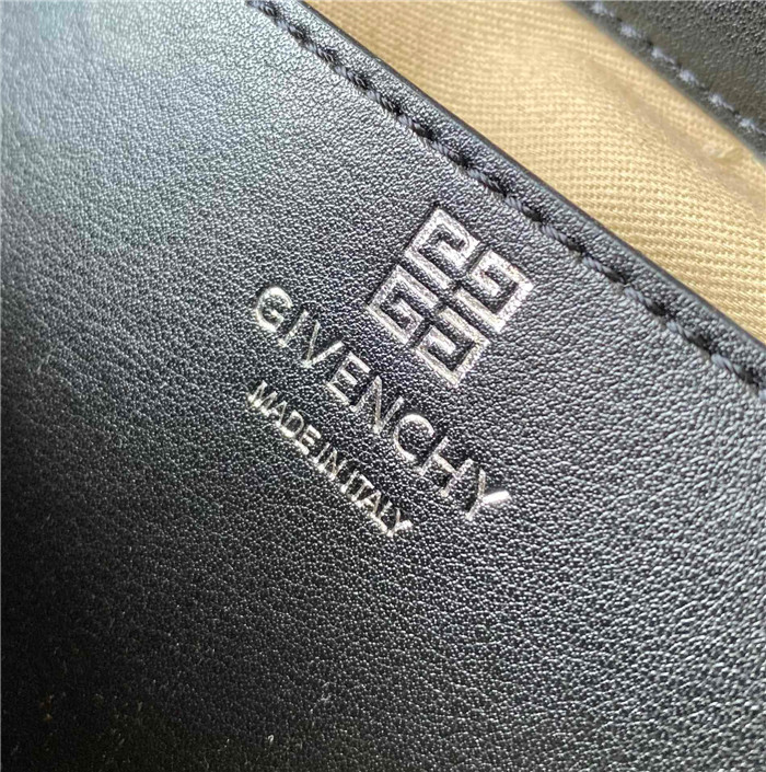 GIVENCHY 지방시 안티고나 스포츠백 G69088