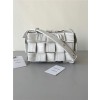 BOTTEGA VENETA 보테가 베네타 카세트백 미듐 B80400