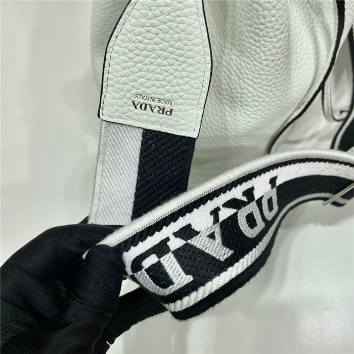 PRADA 프라다 비텔로 다이노 버킷(3색상) 1BE060