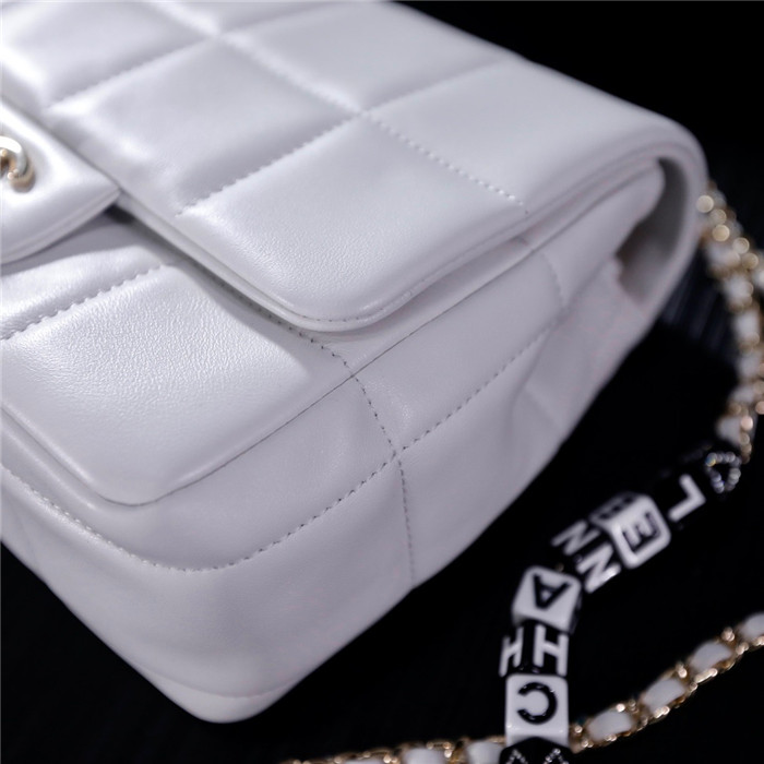 Chanel 샤넬 크로스백 17CM AS3330