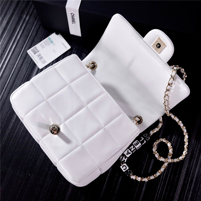 Chanel 샤넬 크로스백 17CM AS3330