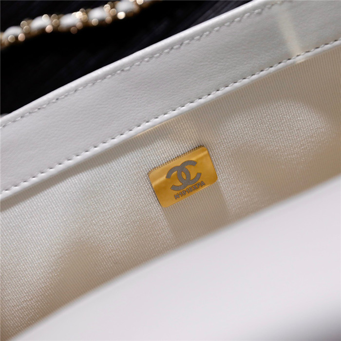 Chanel 샤넬 크로스백 17CM AS3330