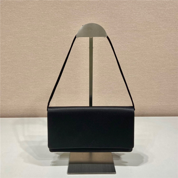 PRADA   프라다 호보백 1BH610