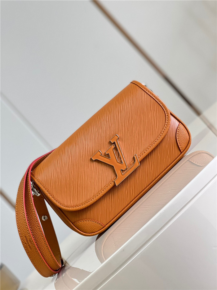 [배우 정호연] Louis Vuitton  루이비통 에피 그레인 가죽 부시 숄더백