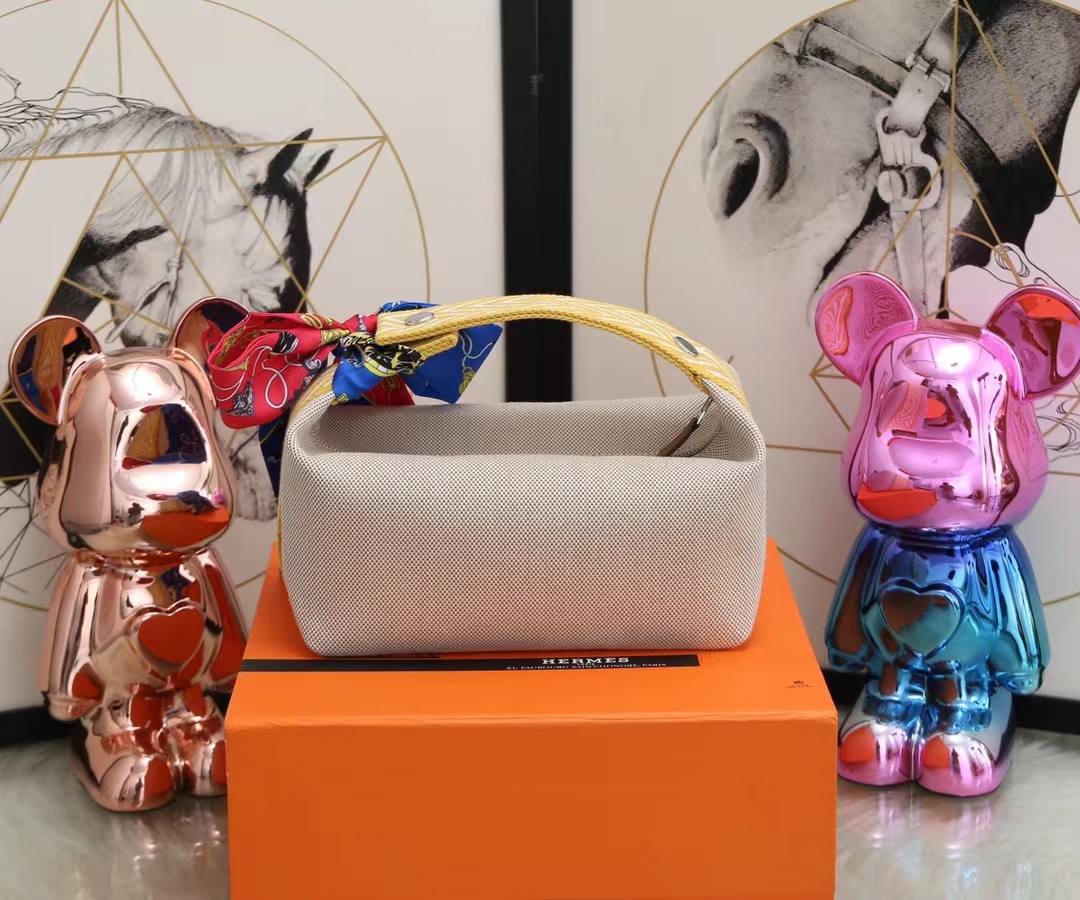 HERMES 에르메스 브라이드 어 브락 파우치