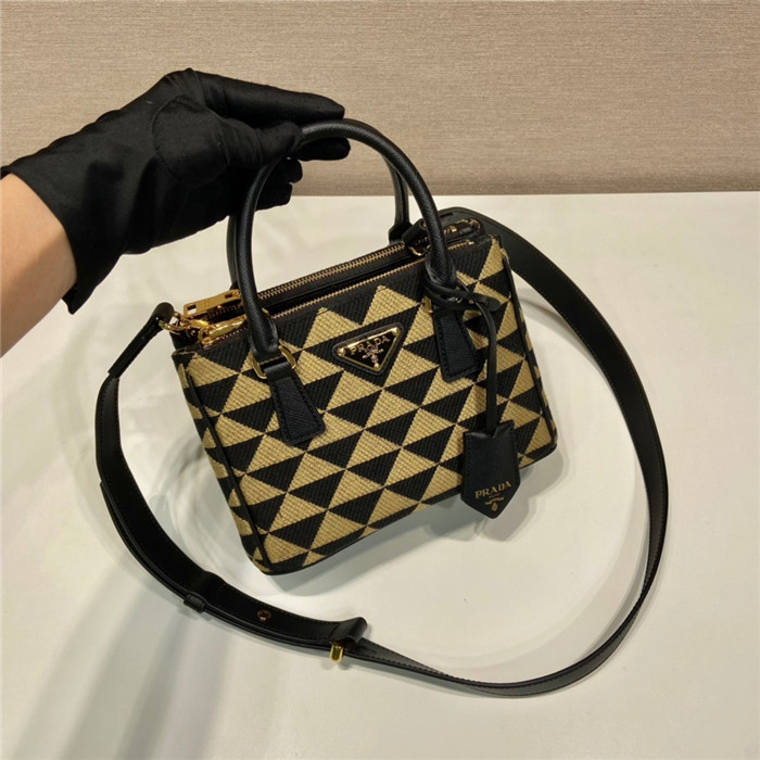 PRADA 프라다 갤러리아 자수 패브릭 아미크로백 1BA906