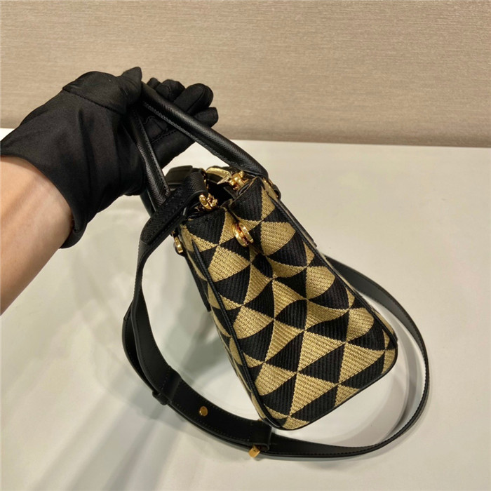 PRADA 프라다 갤러리아 자수 패브릭 아미크로백 1BA906
