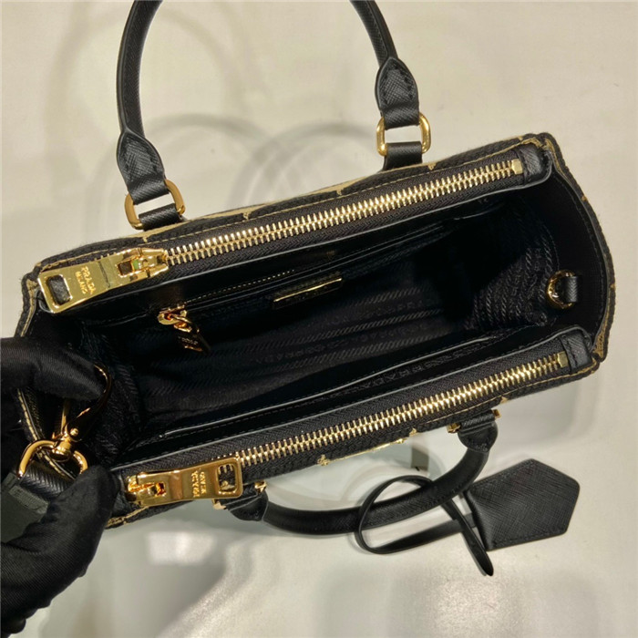 PRADA 프라다 갤러리아 자수 패브릭 아미크로백 1BA906