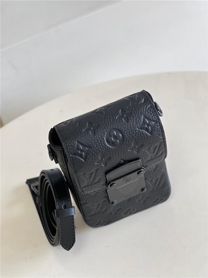  Louis Vuitton 루이비통 S락 버티컬 웨어러블 월릿 M81522